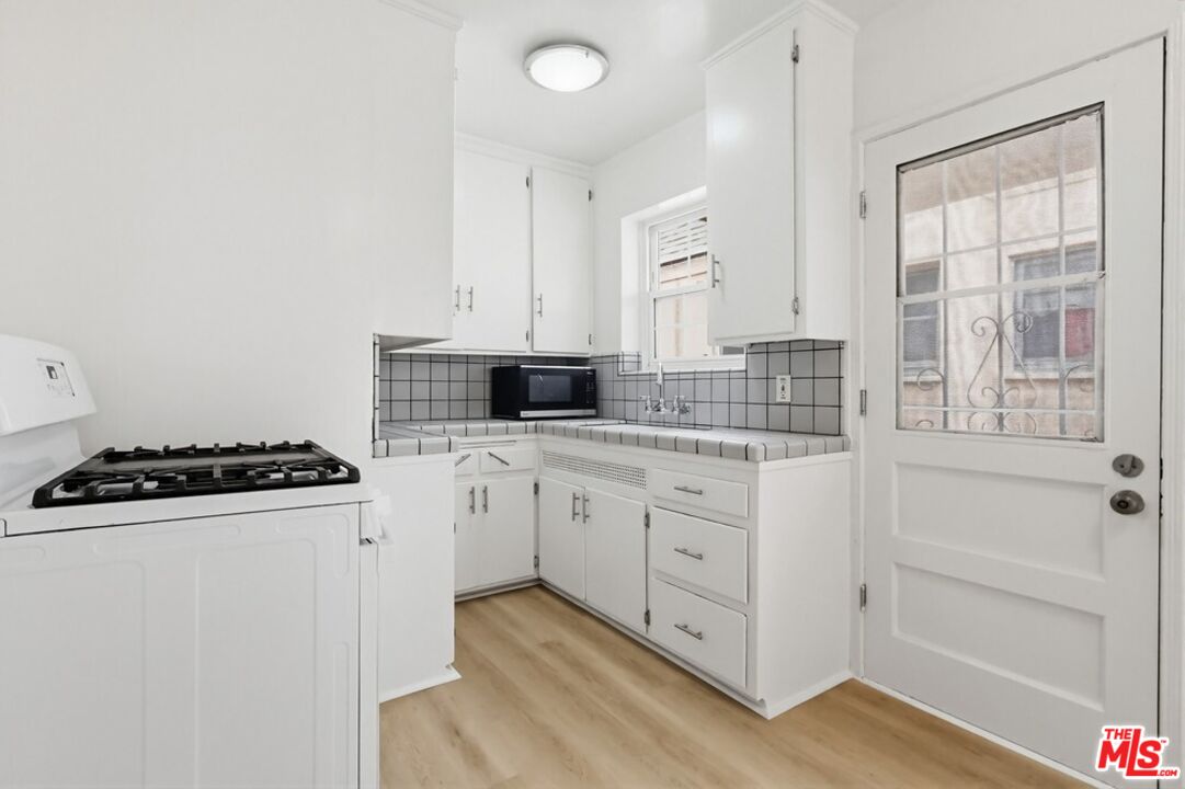 1255 S Crescent Heights Blvd