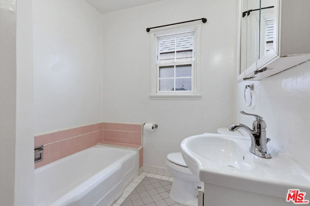 1255 S Crescent Heights Blvd