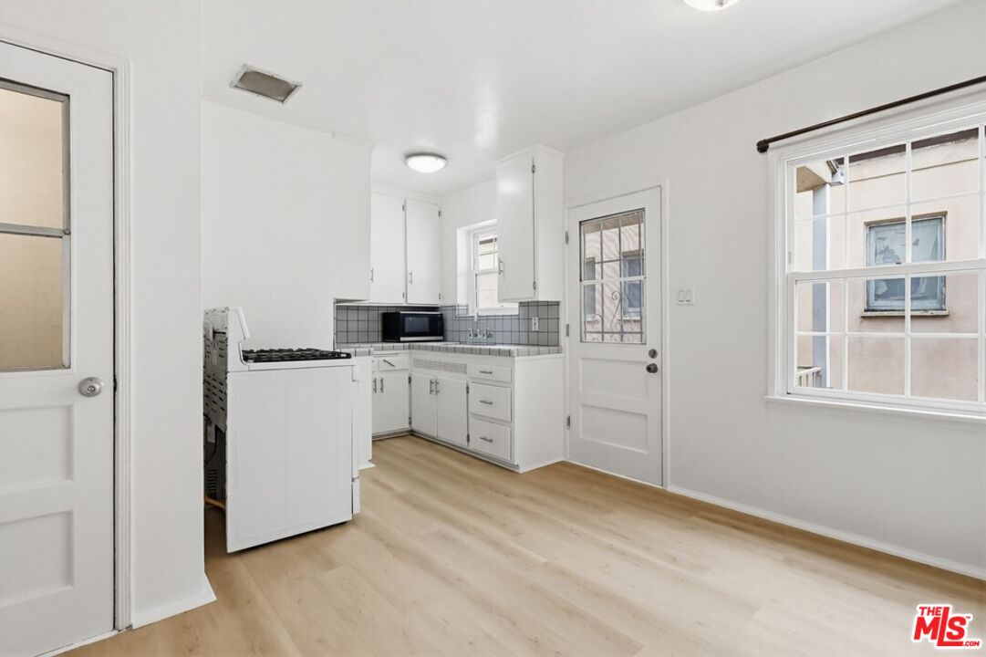 1255 S Crescent Heights Blvd