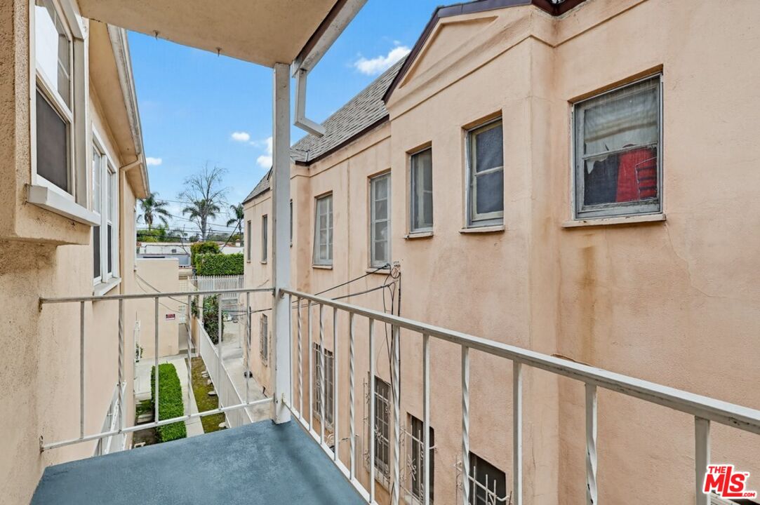 1255 S Crescent Heights Blvd