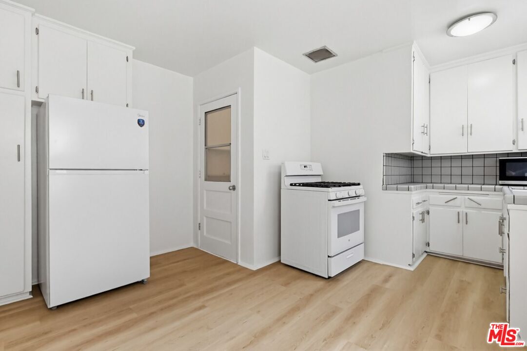 1255 S Crescent Heights Blvd