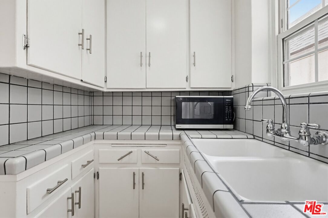 1255 S Crescent Heights Blvd