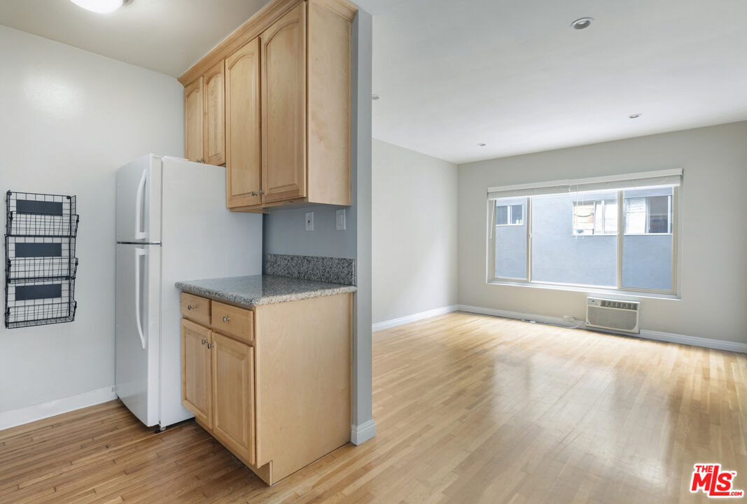 925 N Curson Ave Unit: 4 1/2