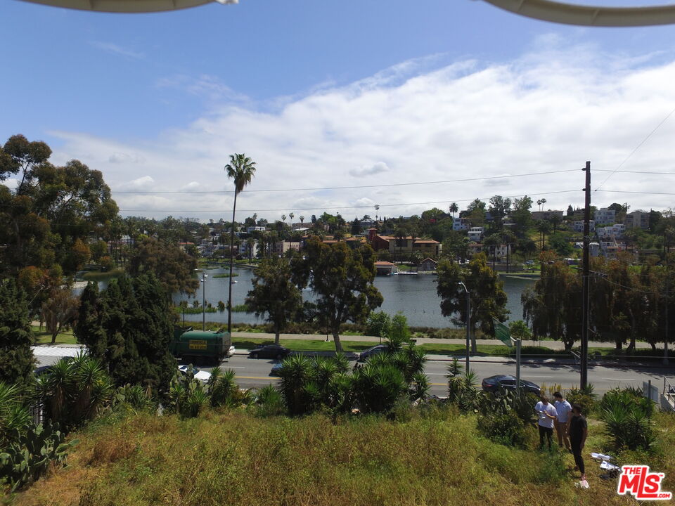 809 Glendale BLVD