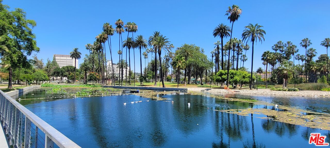 809 Glendale BLVD