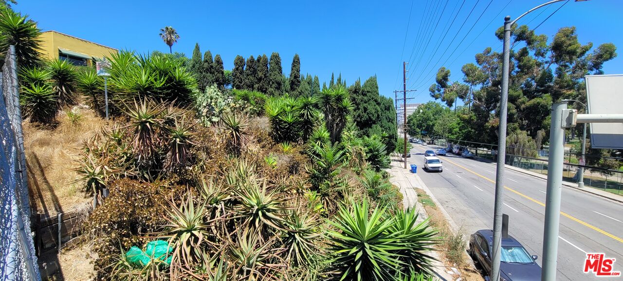 809 Glendale BLVD