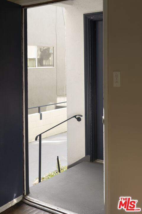 925 N Curson Ave Unit: 1