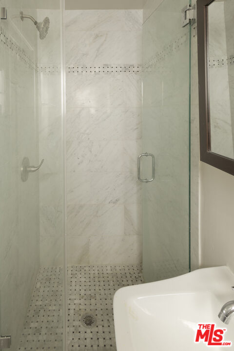 925 N Curson Ave Unit: 1