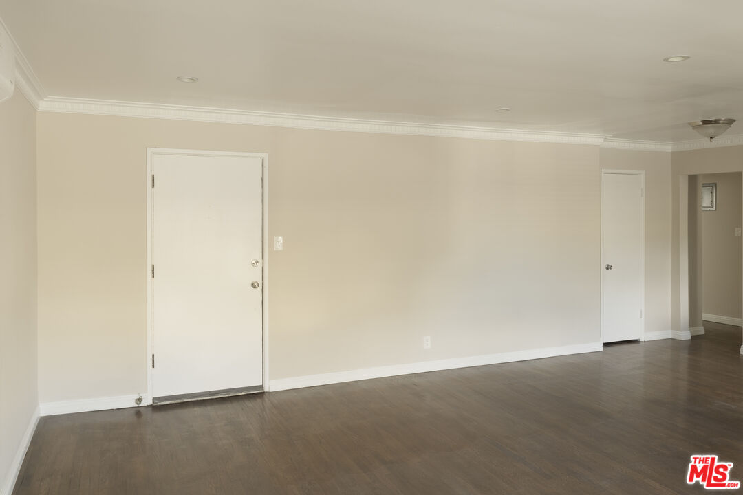 925 N Curson Ave Unit: 1