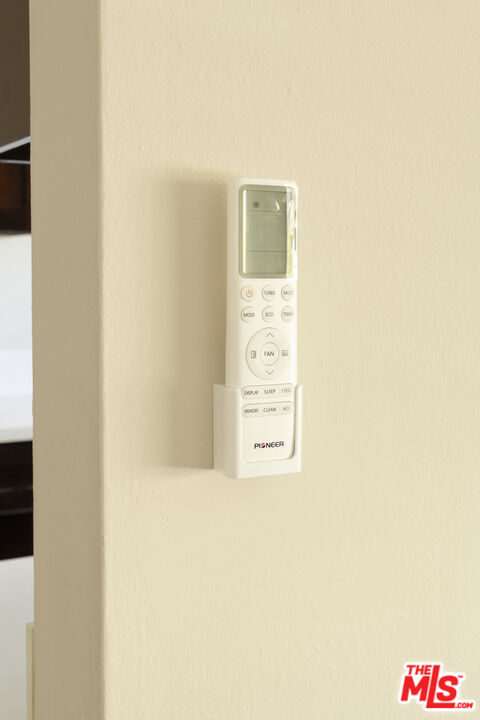 925 N Curson Ave Unit: 1