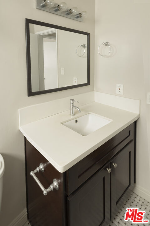 925 N Curson Ave Unit: 1