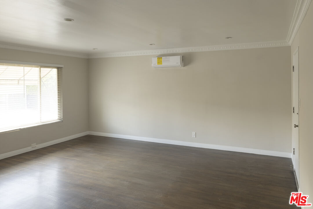 925 N Curson Ave Unit: 1