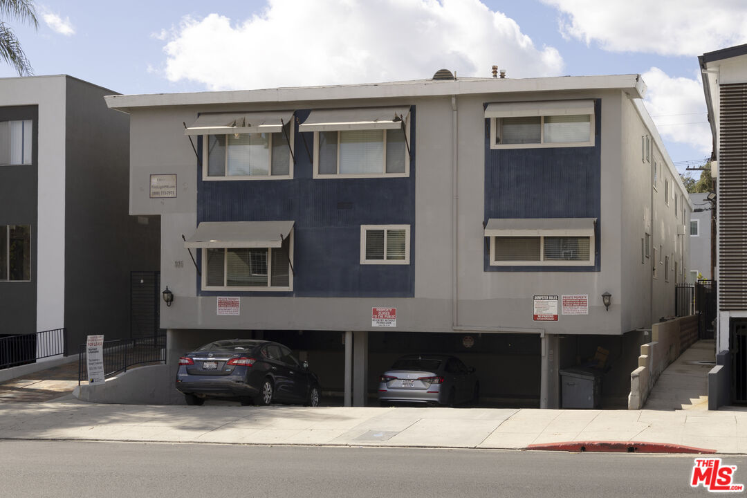 925 N Curson Ave Unit: 1