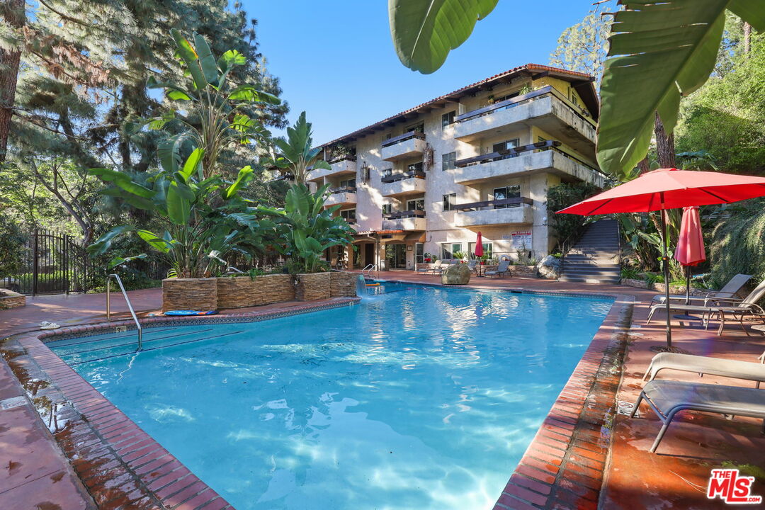 2700 Cahuenga Blvd Unit: 2216