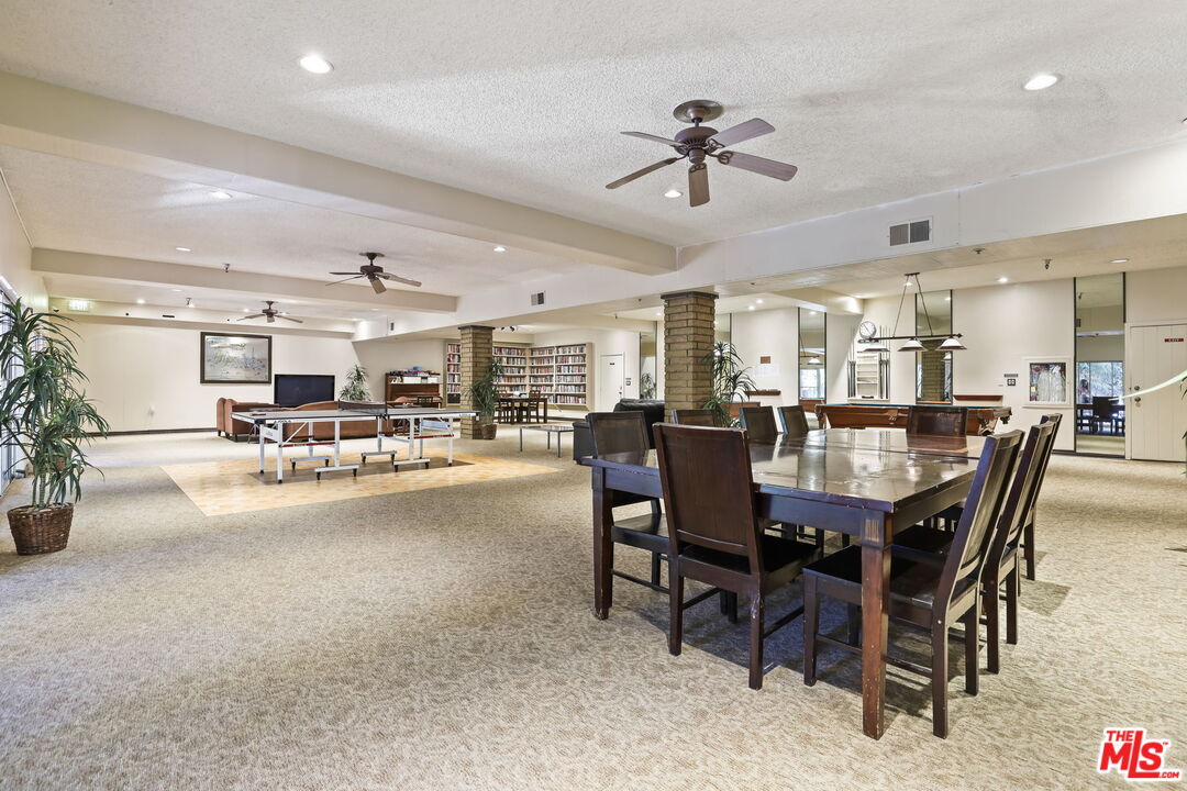 2700 Cahuenga Blvd Unit: 2216