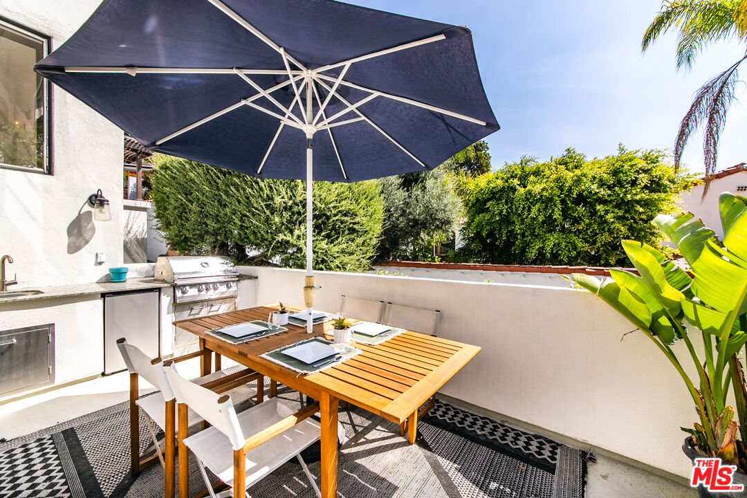 1761 N Orange Grove Ave