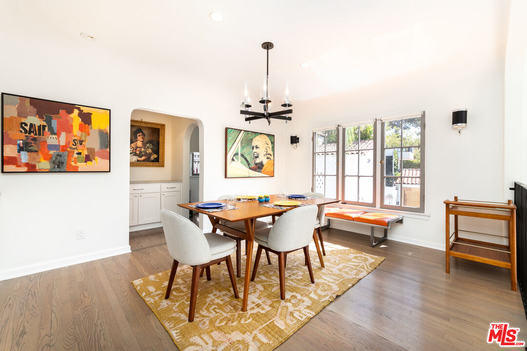 1761 N Orange Grove Ave