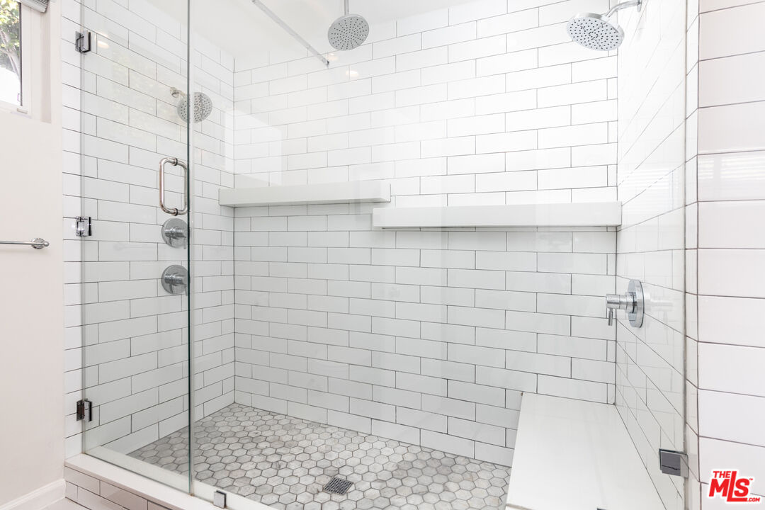 1761 N Orange Grove Ave