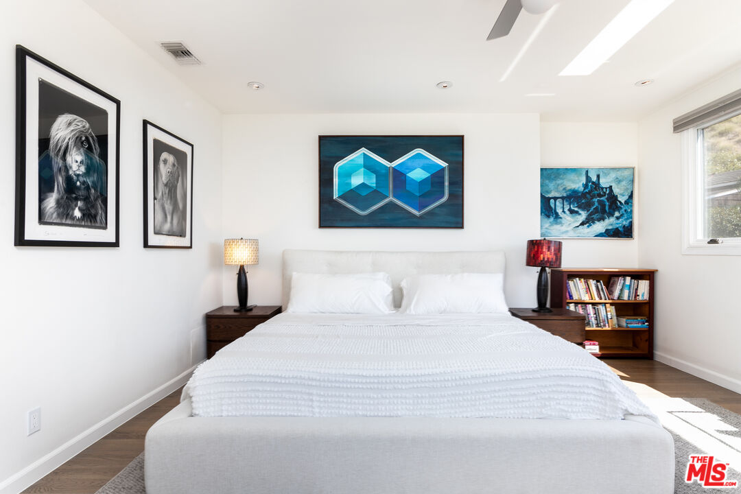 1761 N Orange Grove Ave