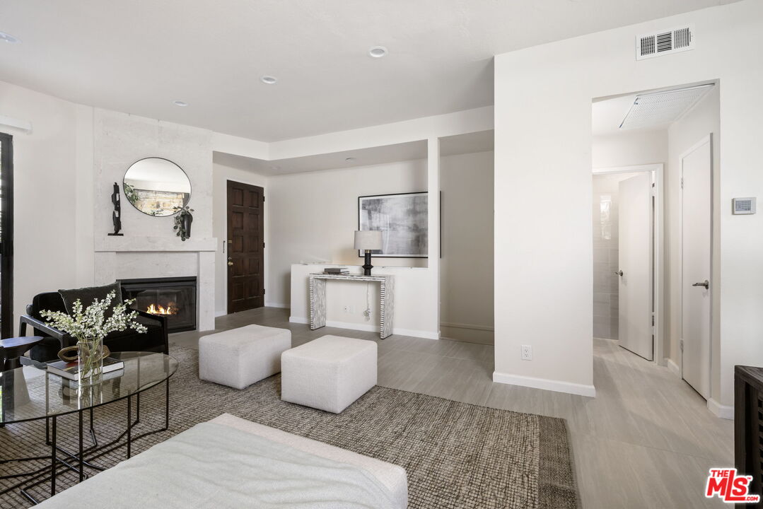 10720 Ohio Ave Unit: 8