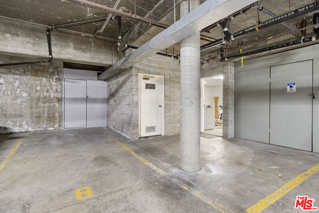 10720 Ohio Ave Unit: 8