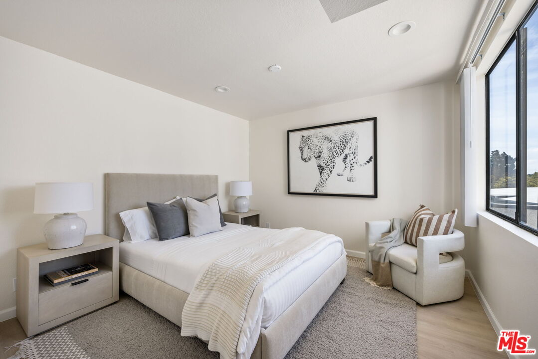 10720 Ohio Ave Unit: 8