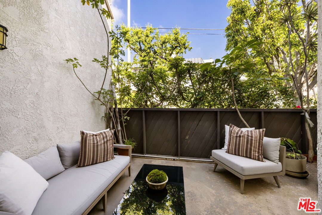 10720 Ohio Ave Unit: 8