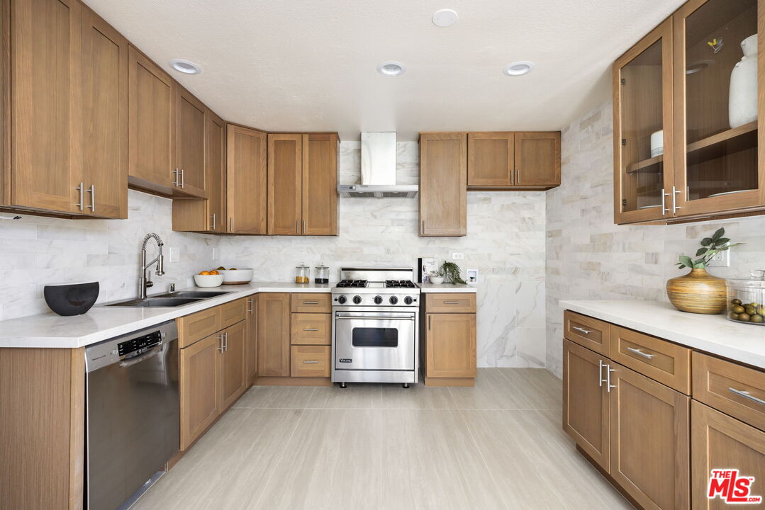 10720 Ohio Ave Unit: 8