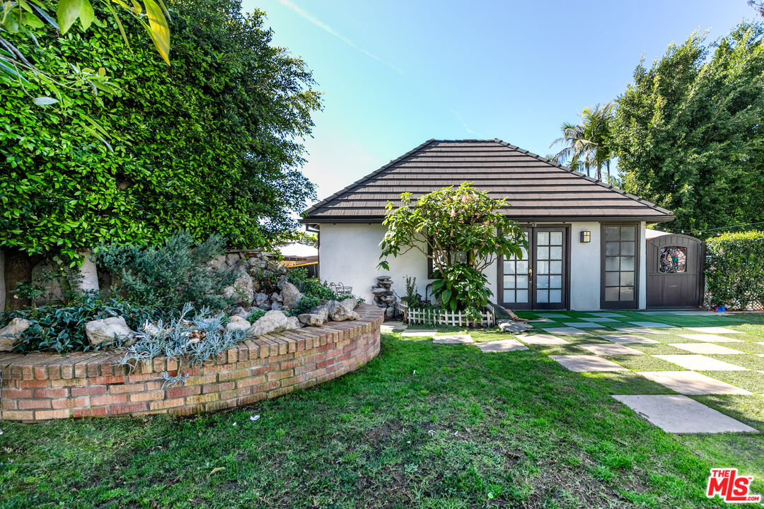 401 N Mccadden Pl