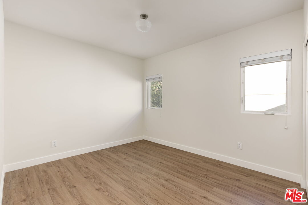 727 N La Fayette Park Pl