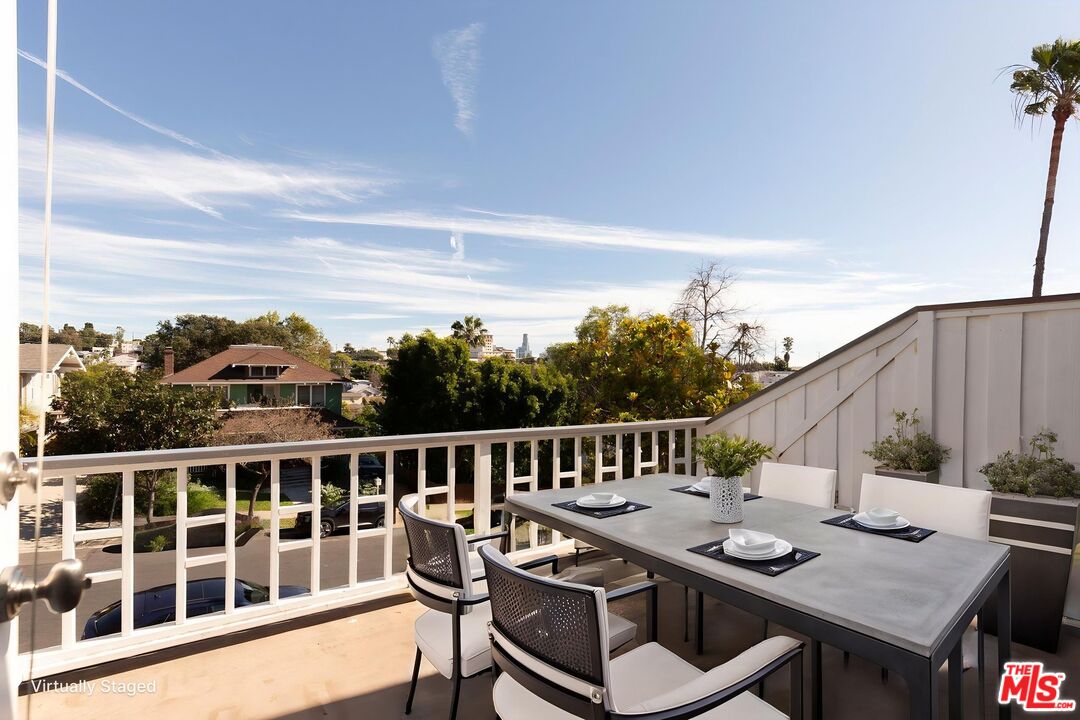 727 N La Fayette Park Pl