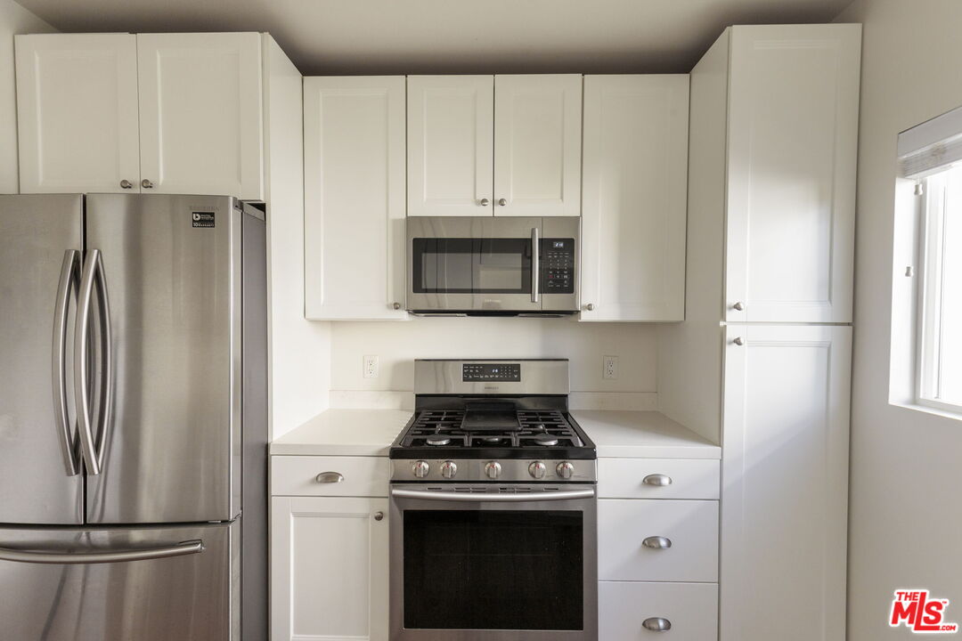 727 N La Fayette Park Pl