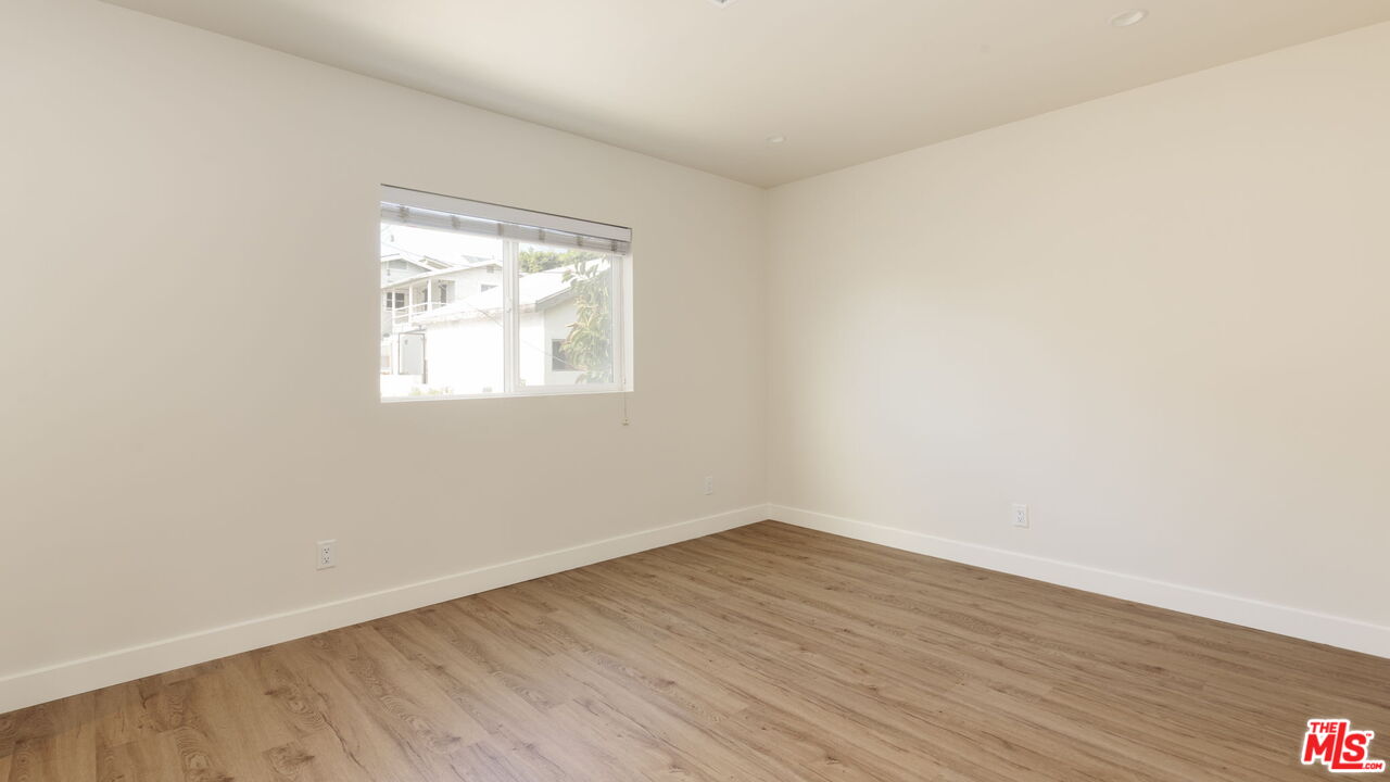 727 N La Fayette Park Pl