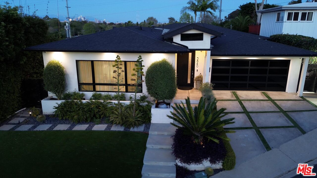3840 Carmona Ave
