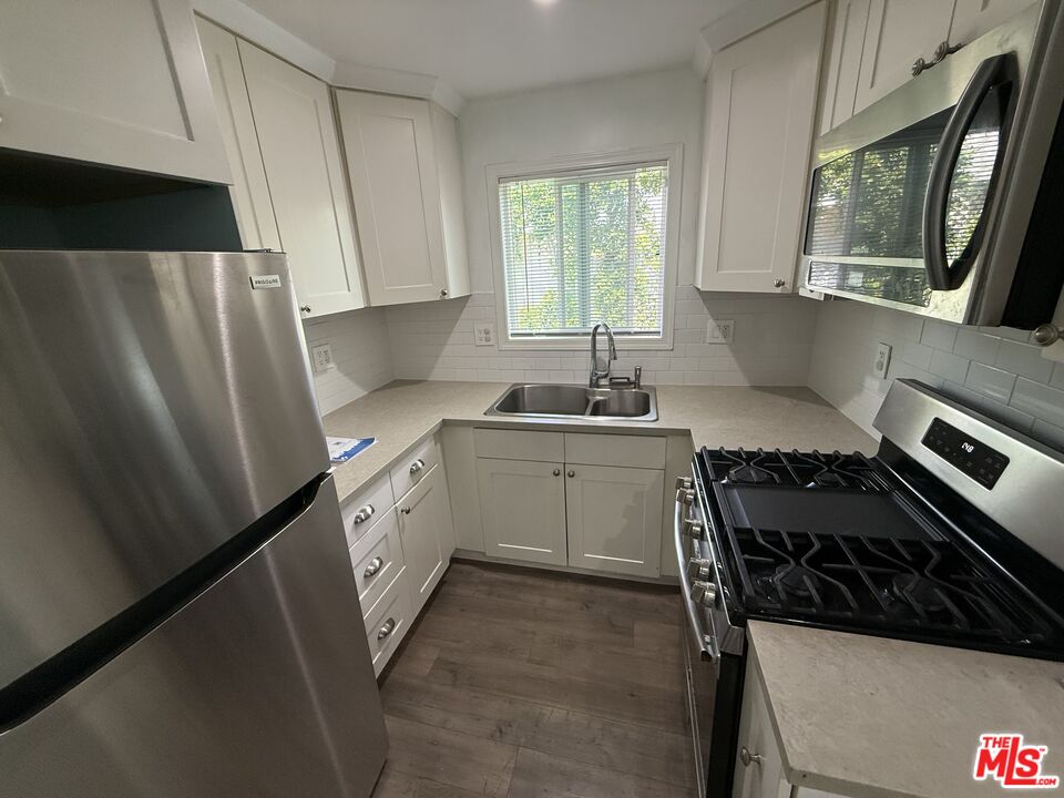 7512 Jamieson Ave Unit: 7510