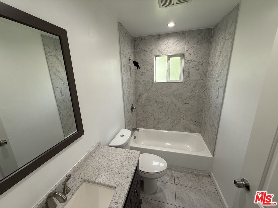 7512 Jamieson Ave Unit: 7510