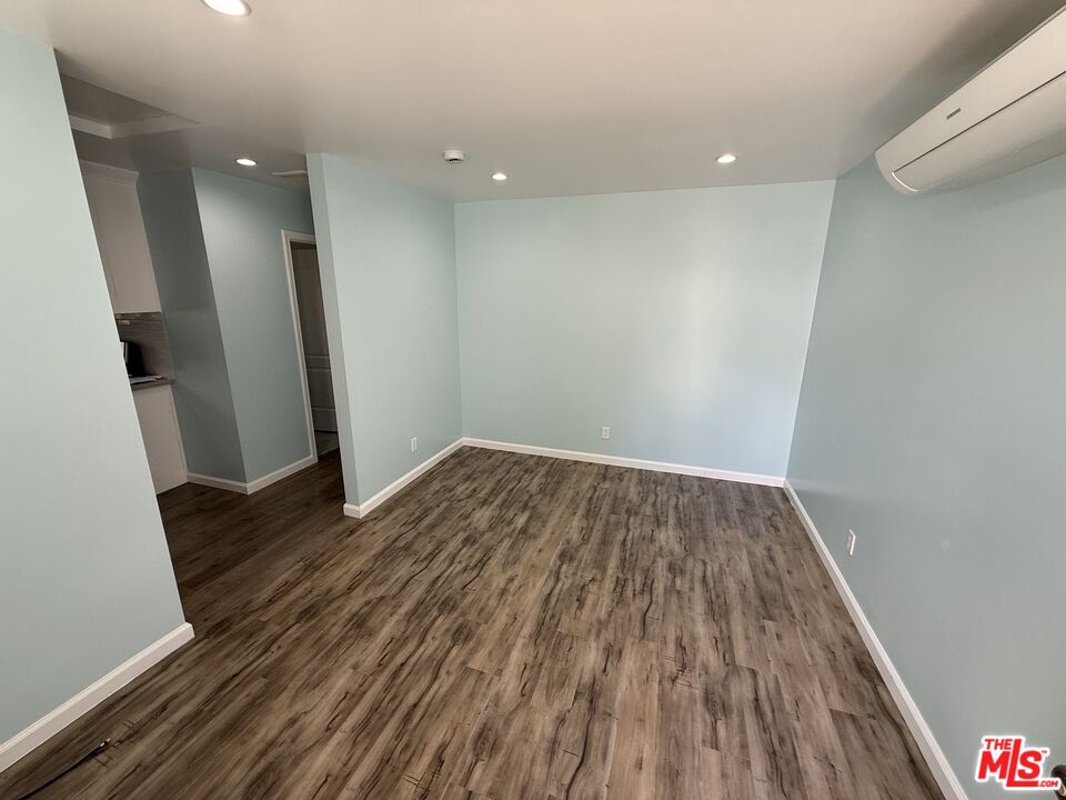 7512 Jamieson Ave Unit: 7510