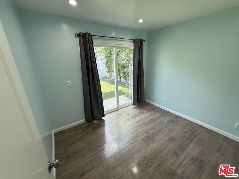 7512 Jamieson Ave Unit: 7510