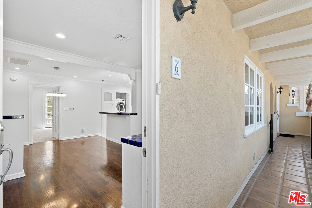 916 N Alfred St Unit: 6