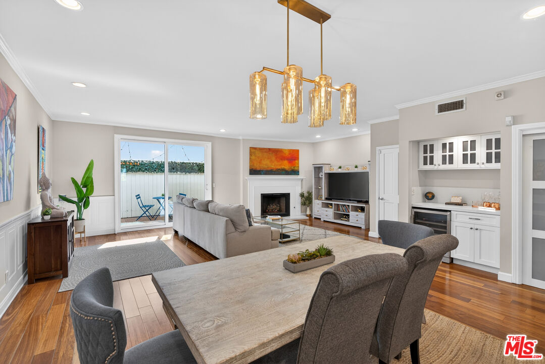 928 11th St Unit: 2