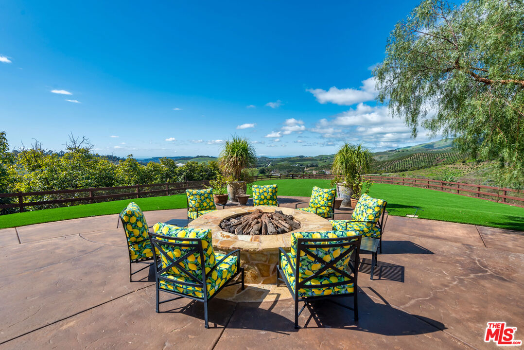 8018 Balcom Canyon Rd