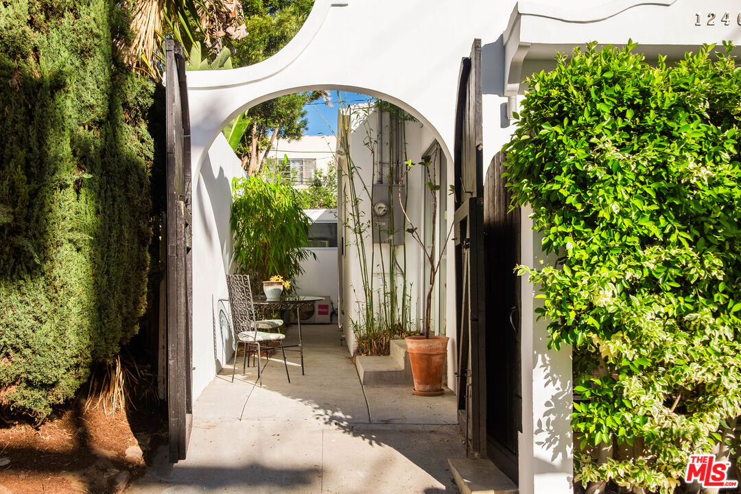 1240 N Spaulding Ave