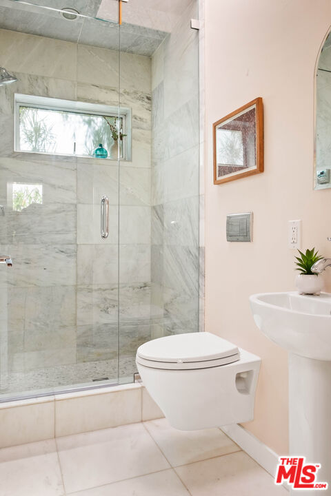 1240 N Spaulding Ave