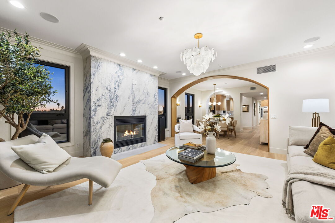 11923 Gorham Ave Unit: 101