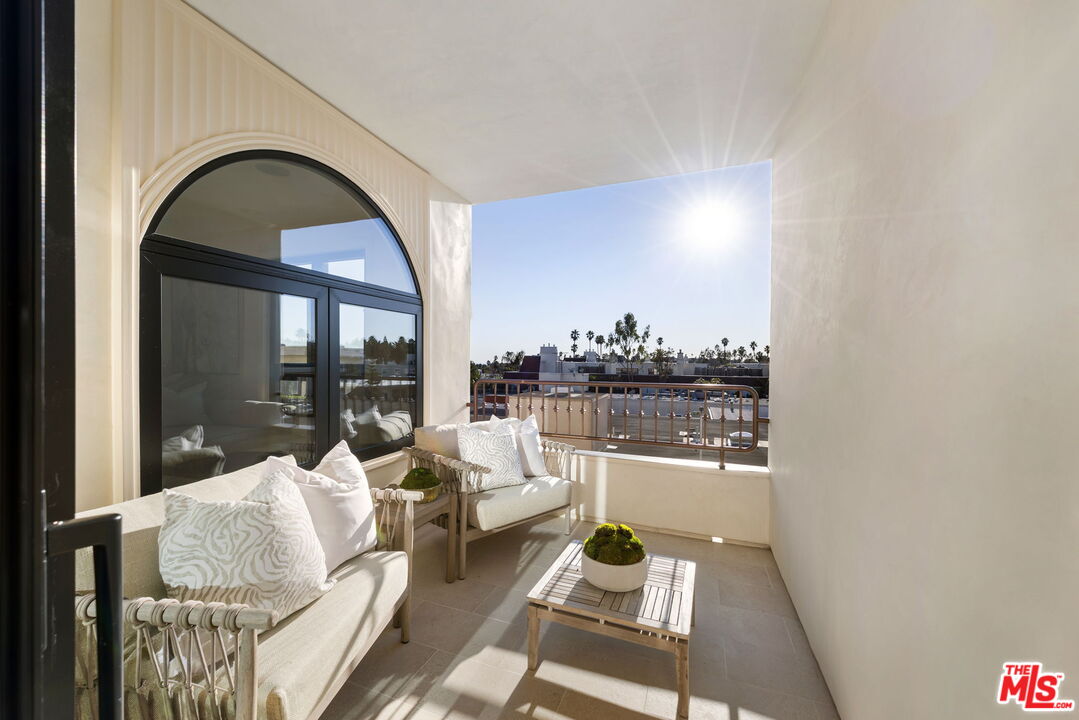 11923 Gorham Ave Unit: 101