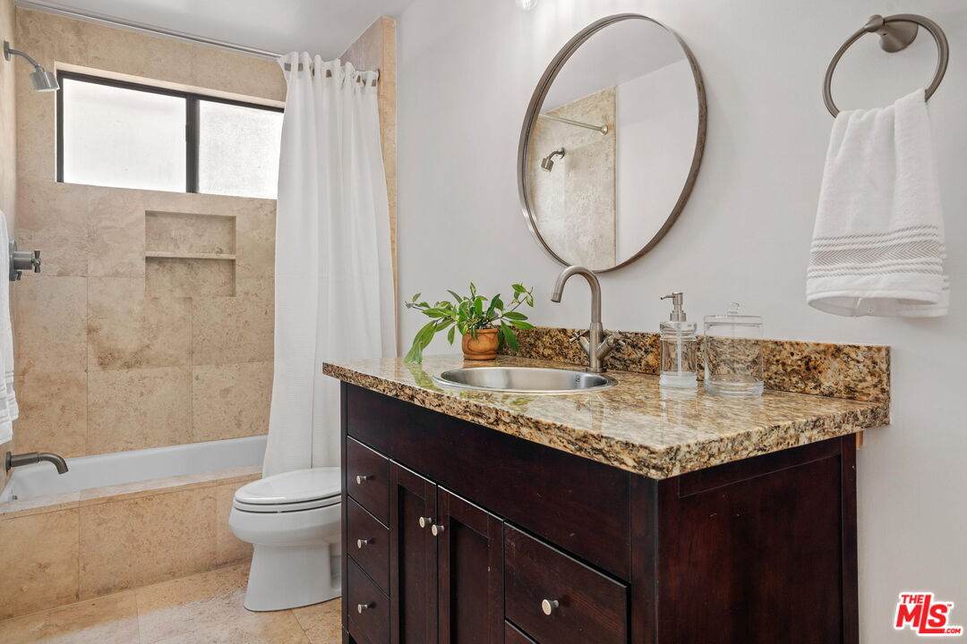 11959 Dorothy St Unit: 2b