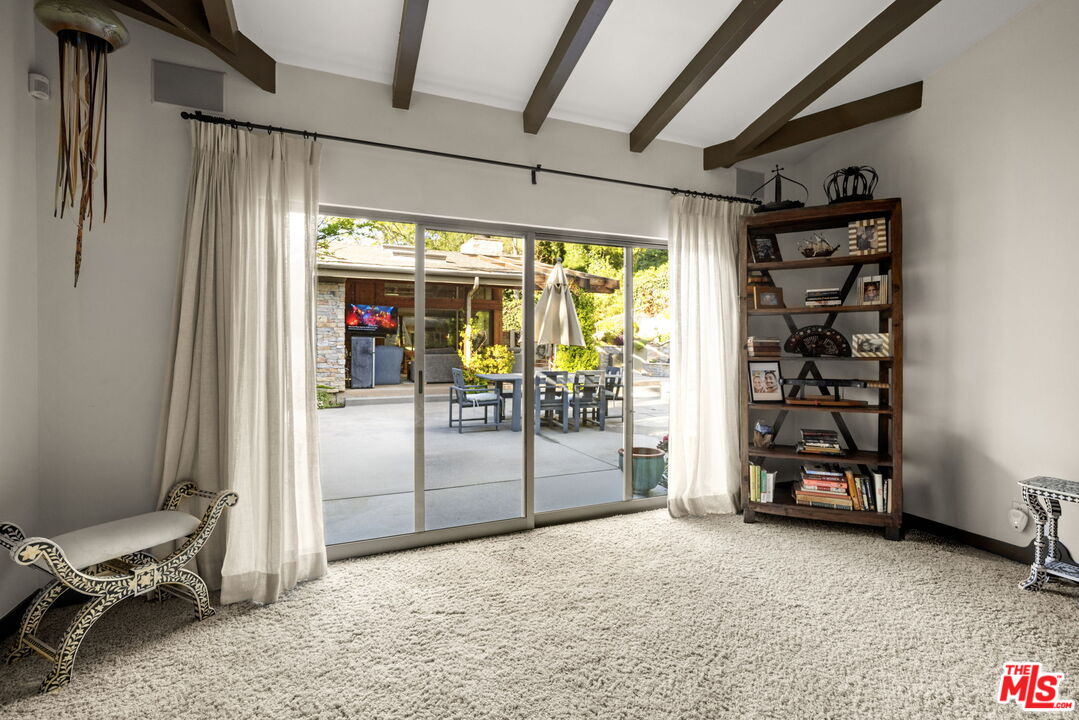 2618 Mandeville Canyon Rd