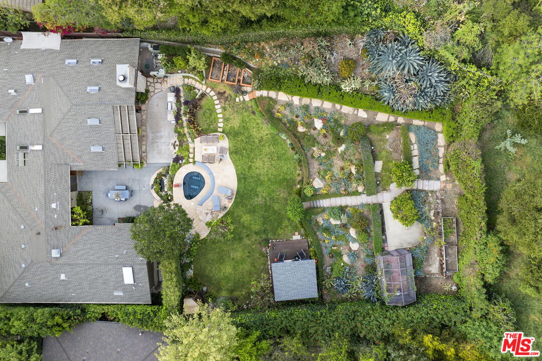 2618 Mandeville Canyon Rd