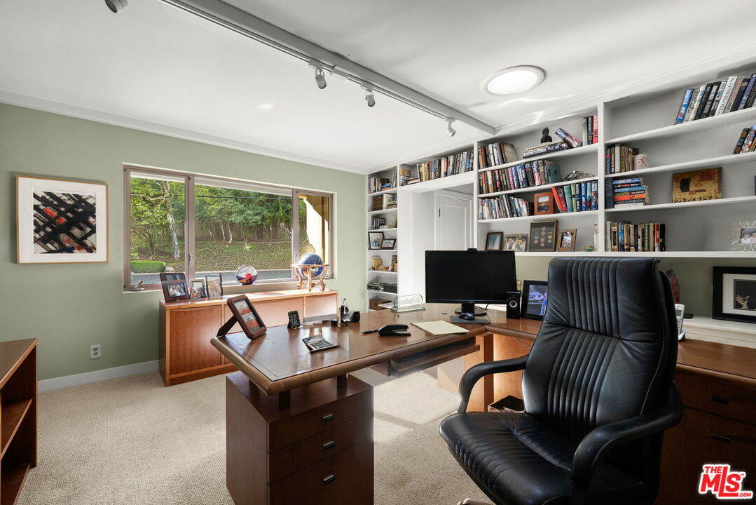 2618 Mandeville Canyon Rd