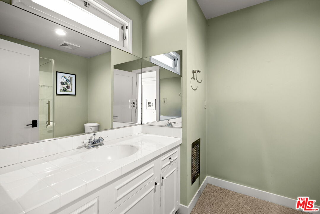 2618 Mandeville Canyon Rd